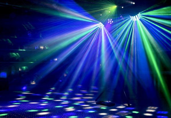 Hyra festpaket 3000 watt med ljud, ljus & rök